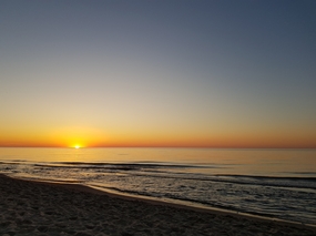 夏日黄昏落日大海风景图片
